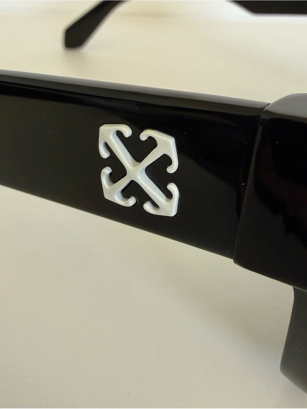 NEW!!! Off-White unisex sunglasses OERI13J 1045 Authentic